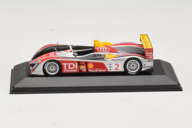 Minichamps Audi R10 N 2 24h Le Mans 2007 Capello Mcnish Kristensen 1:43 400071602